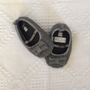 Carter’s crib shoes